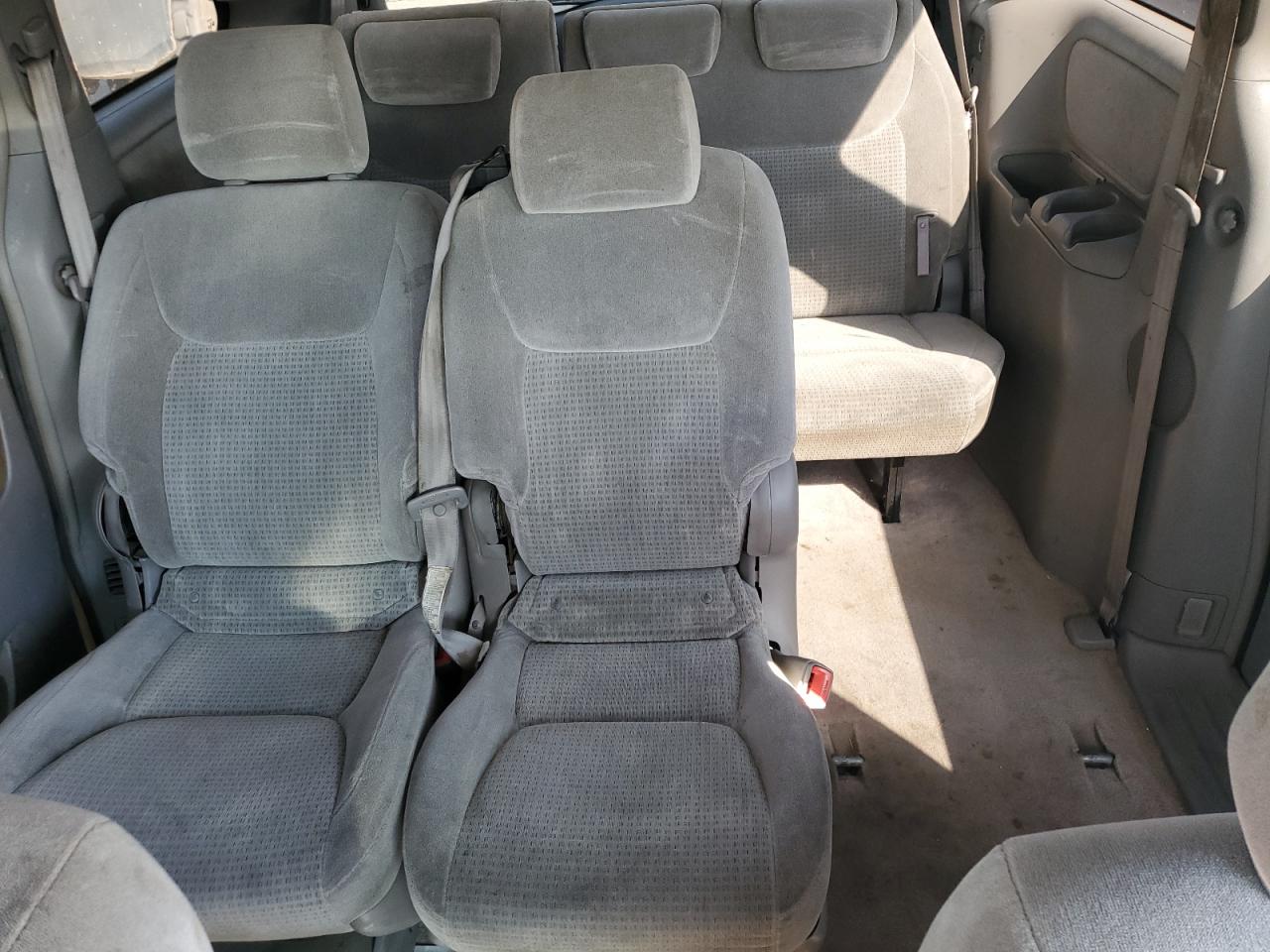 2006 Toyota Sienna - Image 11