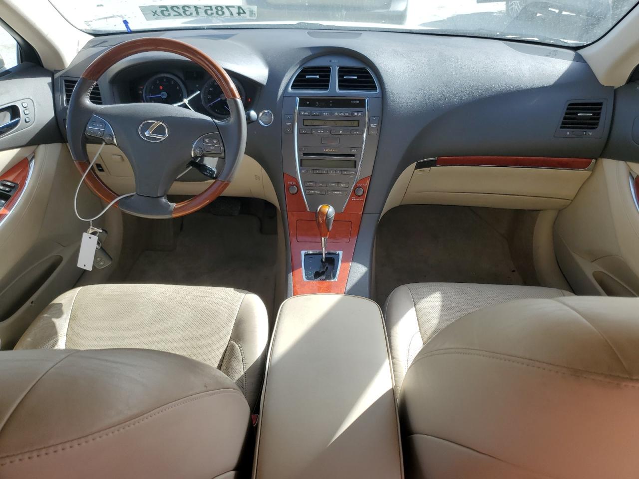 2011 Lexus ES - Image 8