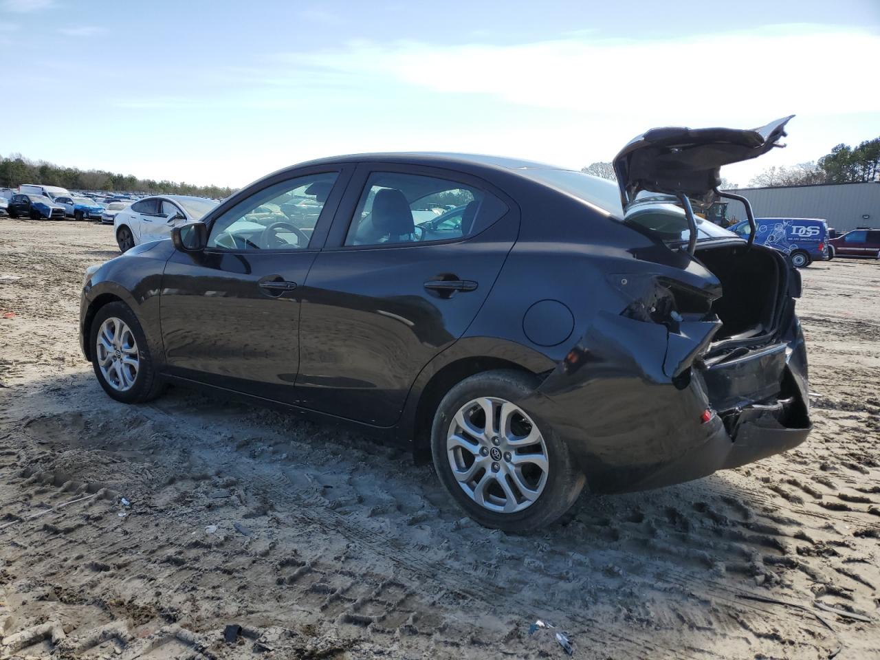 2018 Toyota Yaris - Image 2