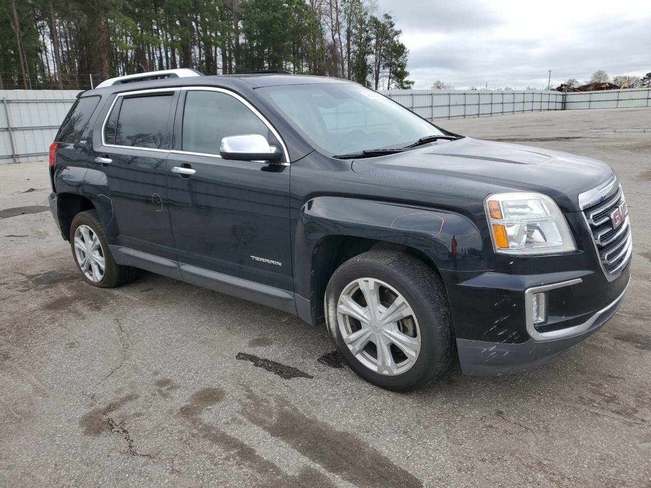 2016 GMC Terrain - Image 4