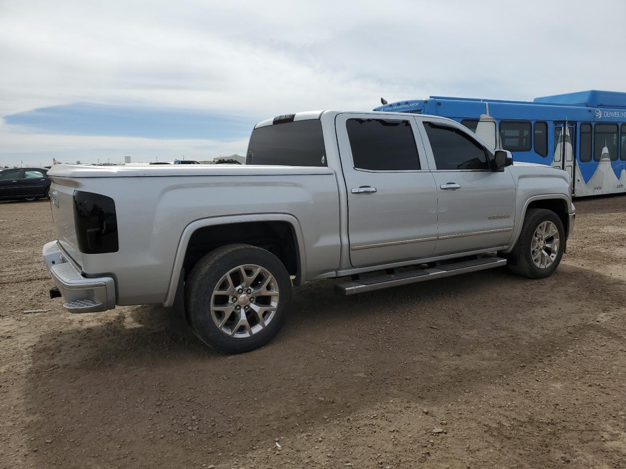 2015 GMC Sierra - Image 3