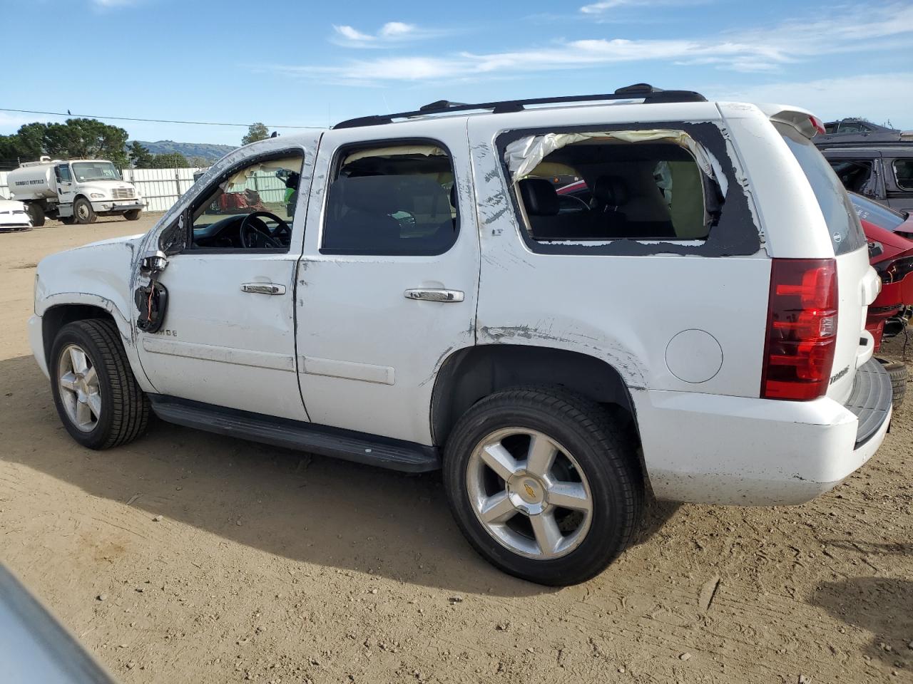 2007 Chevrolet Tahoe - Image 2