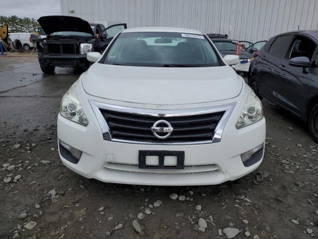 Седани NISSAN ALTIMA 2015 Бял