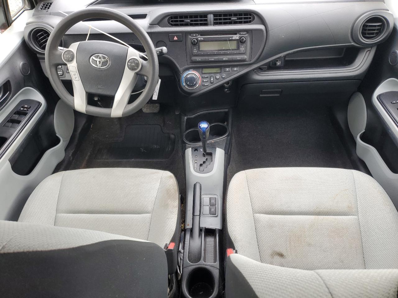 2014 Toyota Prius - Image 8