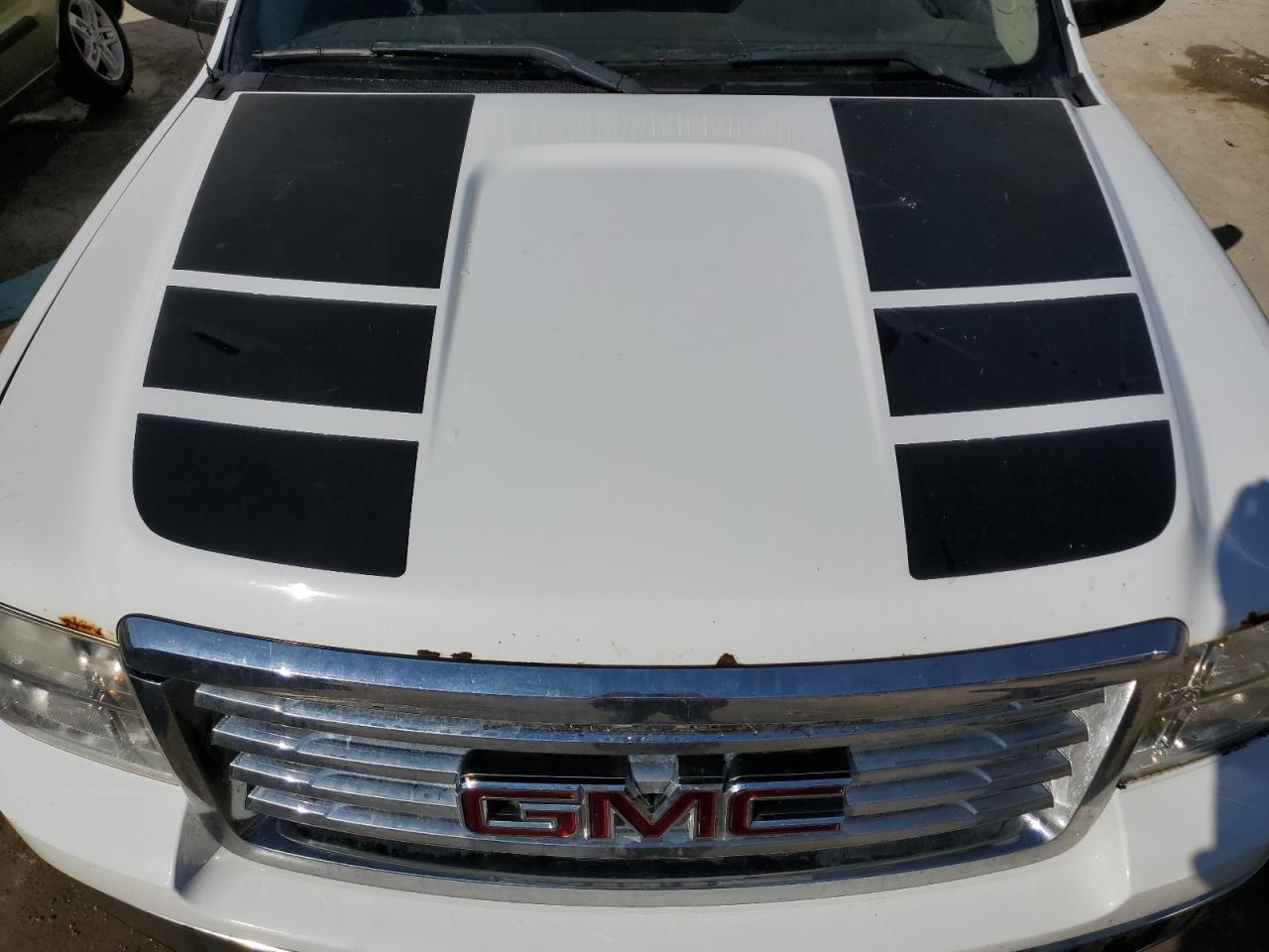 2010 GMC Sierra - Image 11