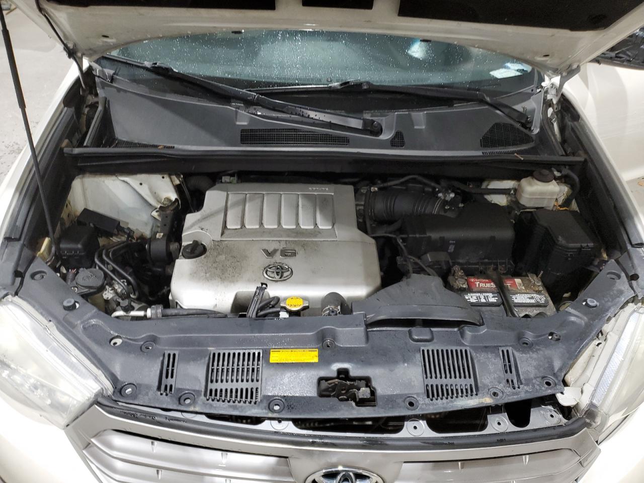 2013 Toyota Highlander - Image 12