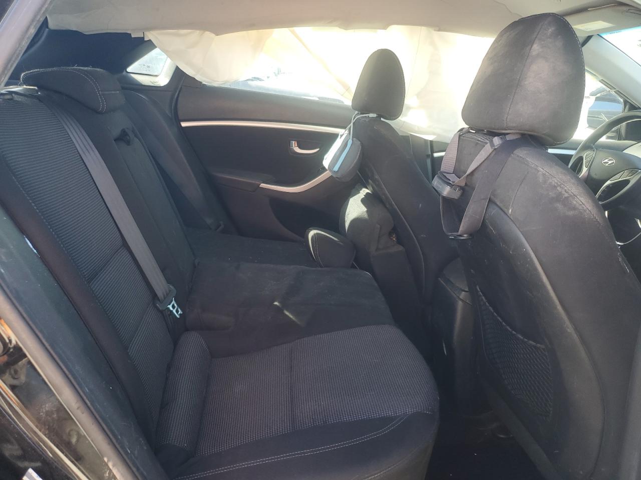 2013 Hyundai Elantra - Image 11