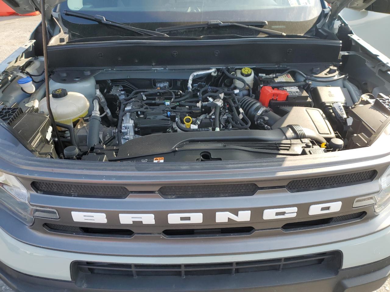 2022 Ford Bronco - Image 11