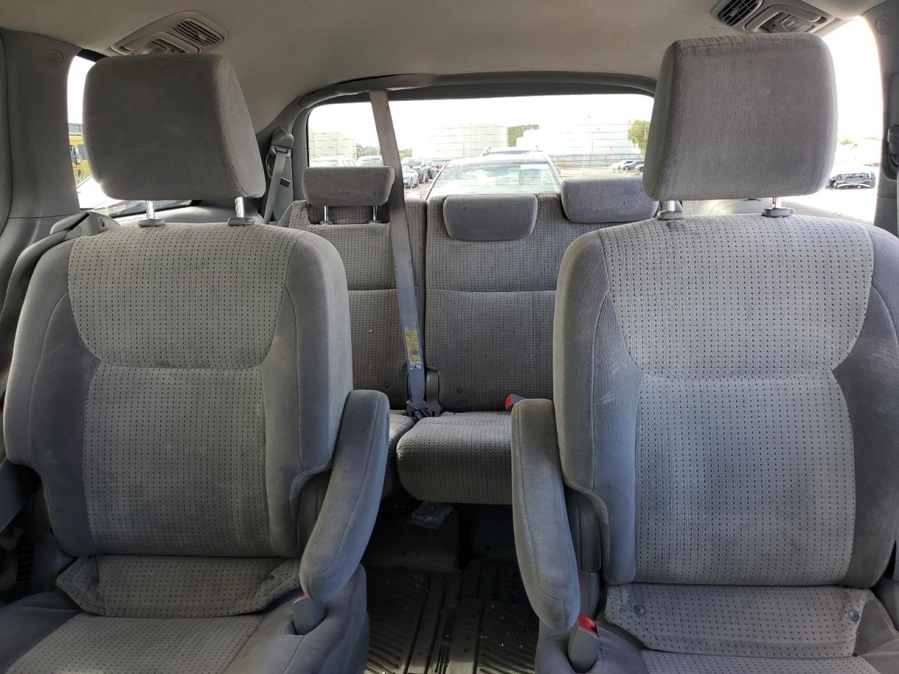 2009 Toyota Sienna - Image 10