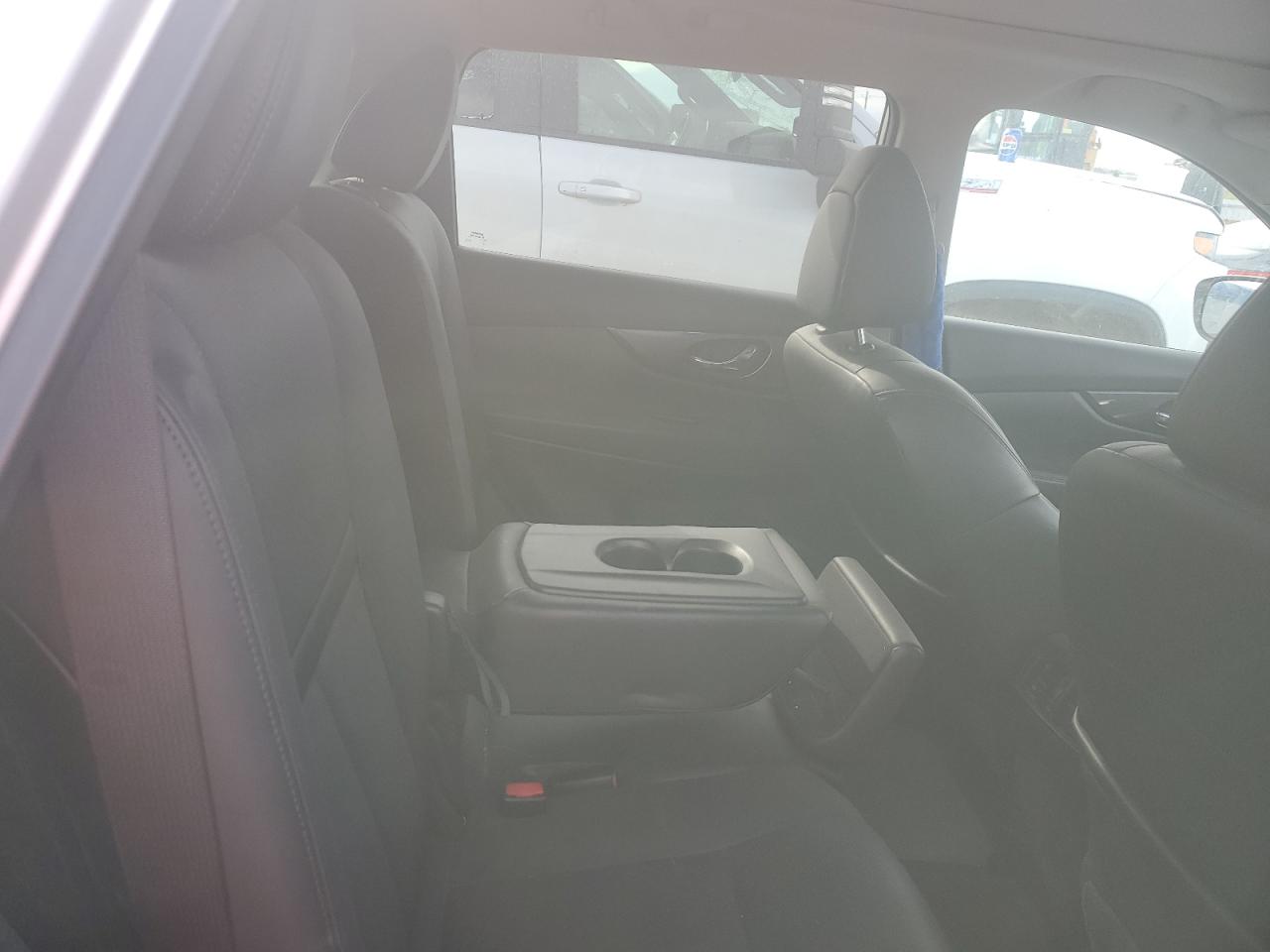 2015 Nissan Rogue - Image 11