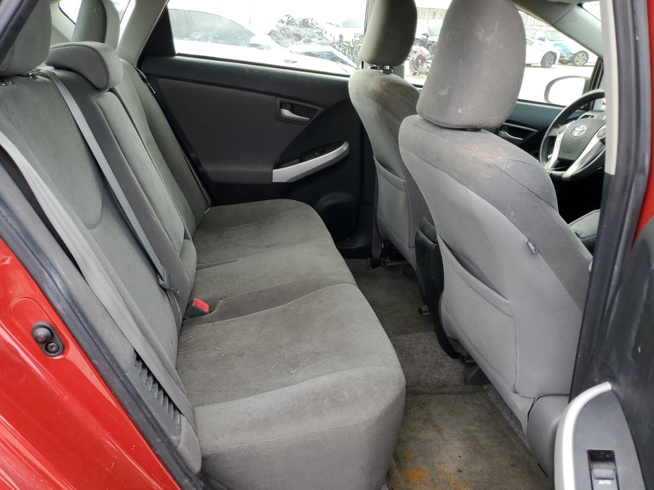 2012 Toyota Prius - Image 10