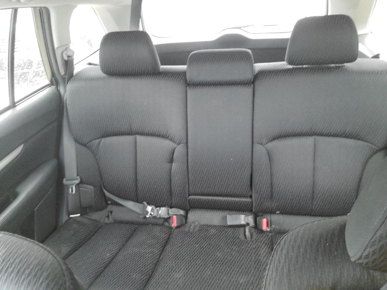 2011 Subaru Outback - Image 10