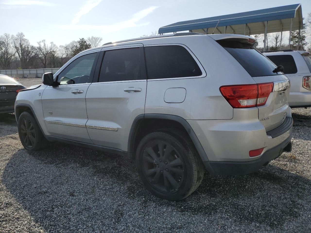 2011 Jeep Grand Cherokee - Image 2