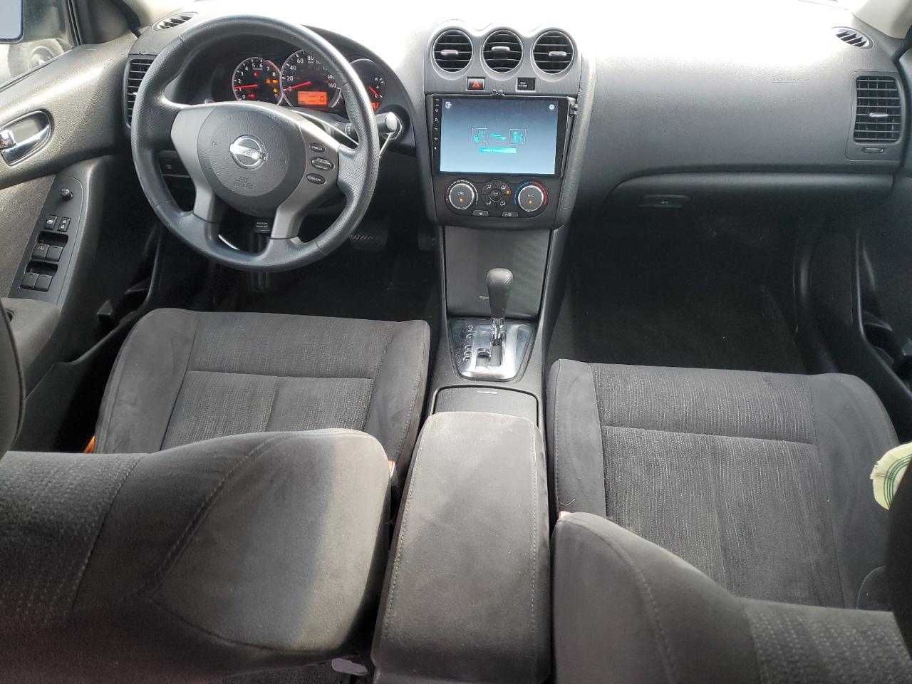 2010 Nissan Altima - Image 8