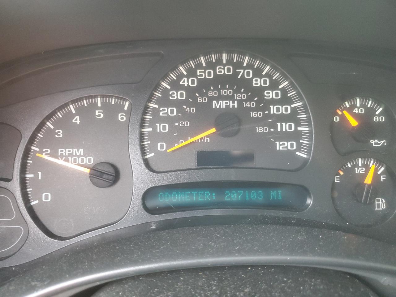 2005 Chevrolet Silverado - Image 9