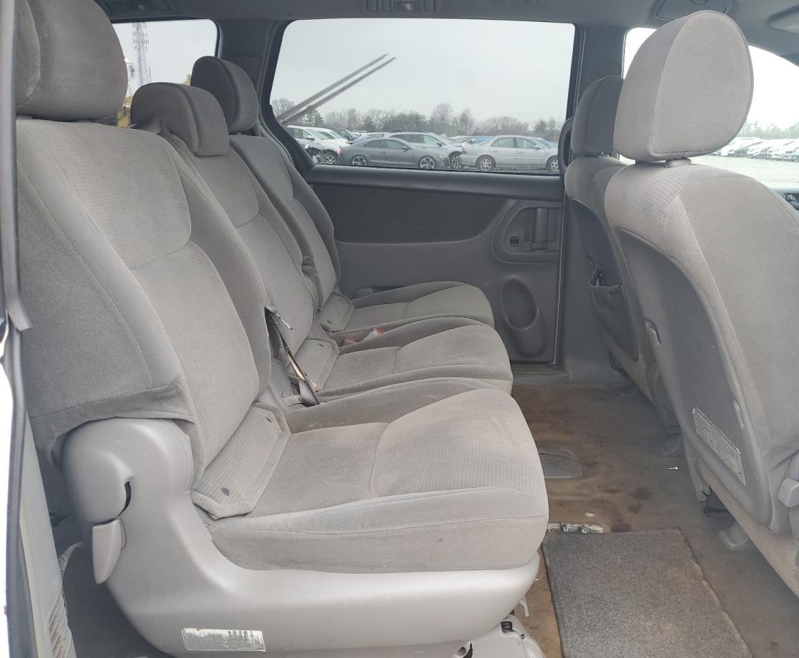 2005 Toyota Sienna - Image 11