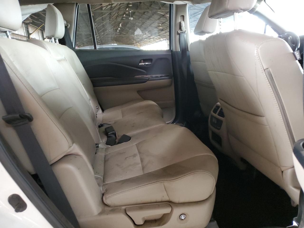 2017 Honda Pilot - Image 12