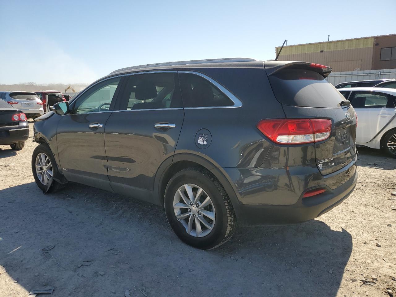 2017 Kia Sorento - Image 2