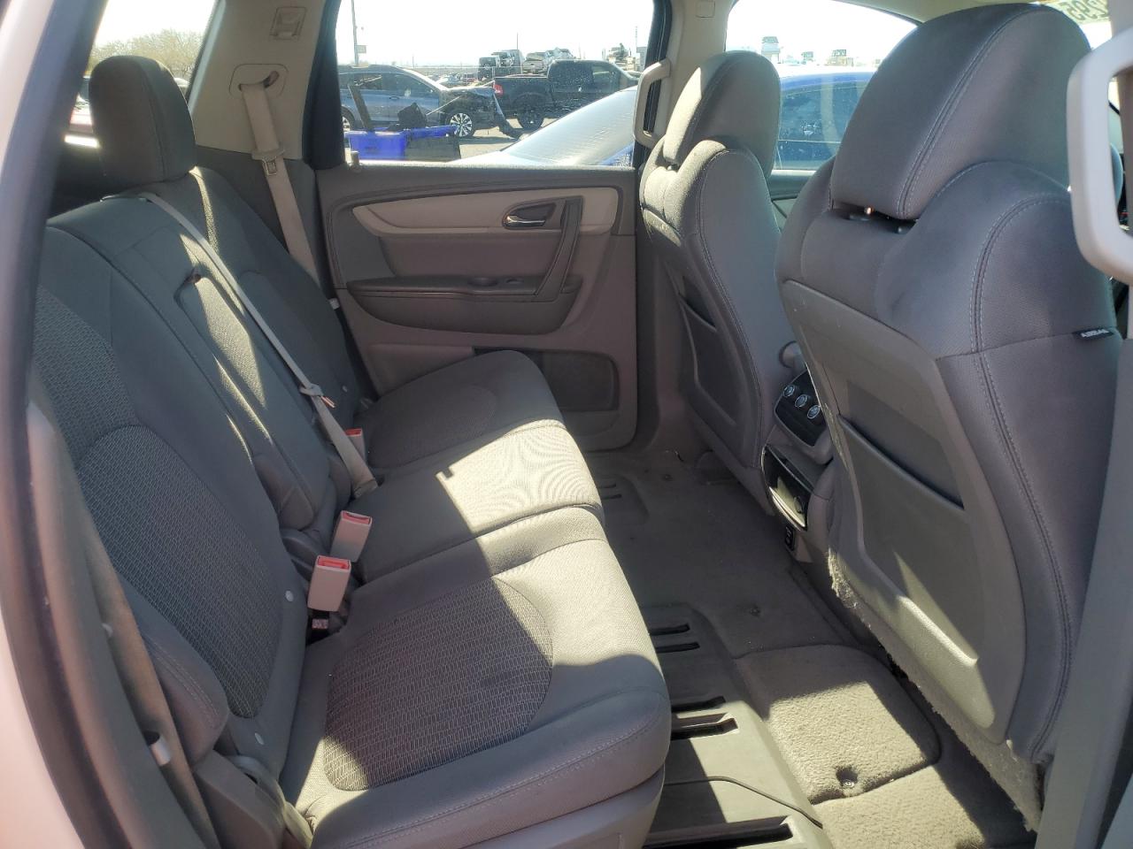 2015 Chevrolet Traverse - Image 11