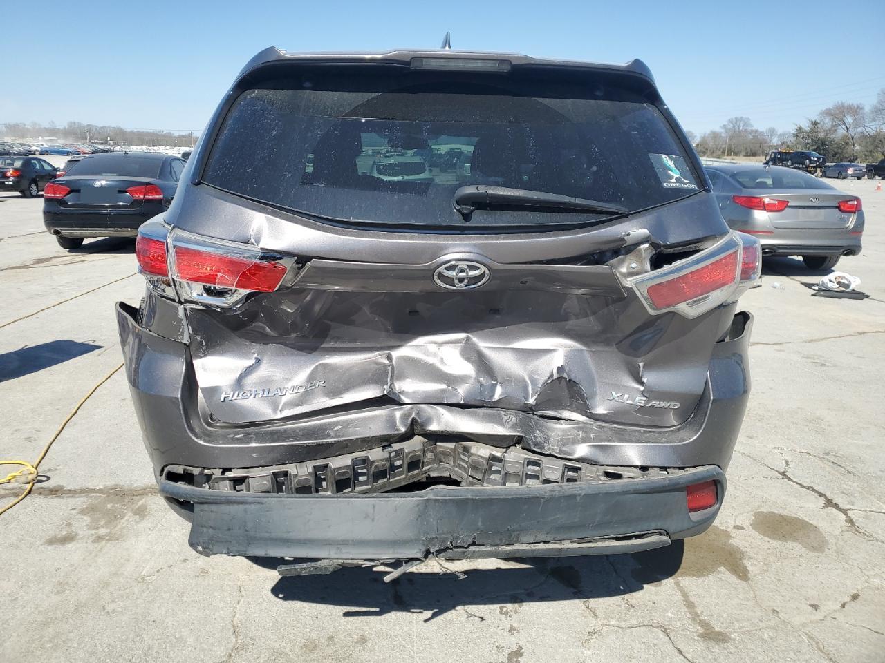 2014 Toyota Highlander - Image 6