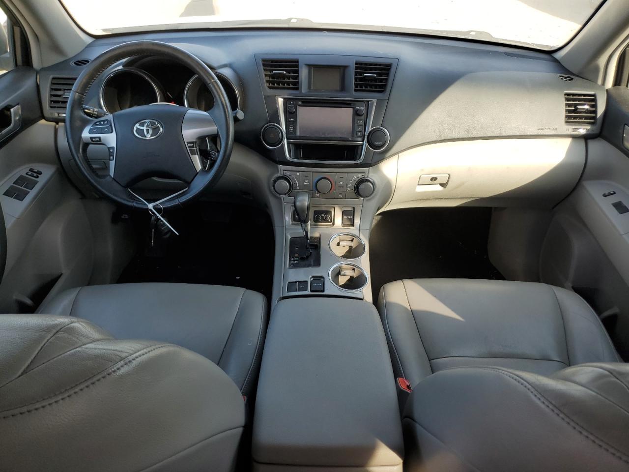 2013 Toyota Highlander - Image 8
