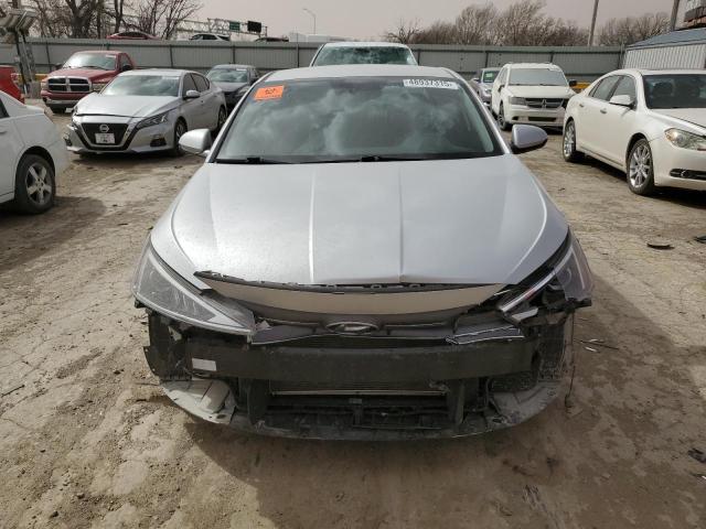  HYUNDAI ELANTRA 2019 Srebrny