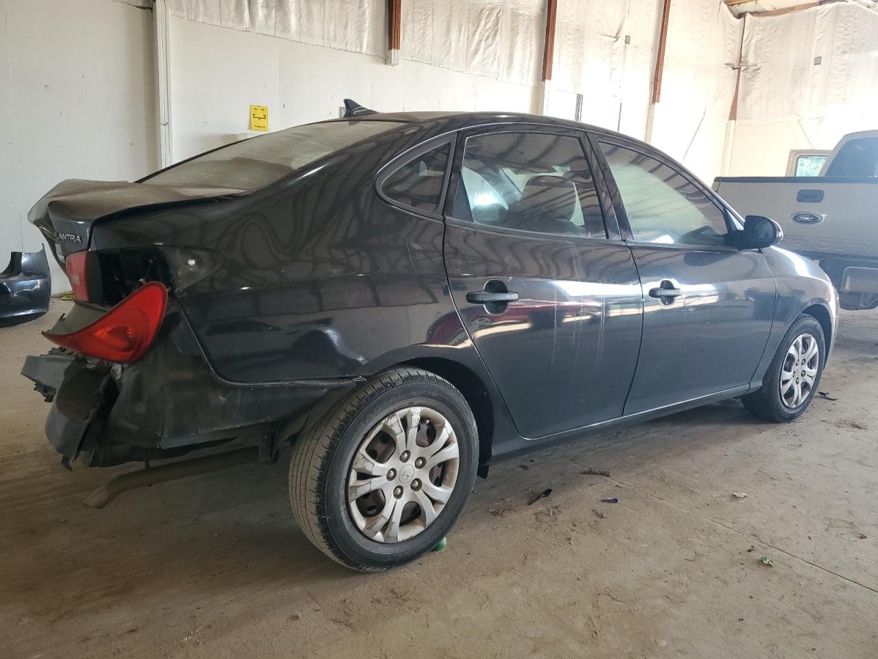 2010 Hyundai Elantra - Image 3