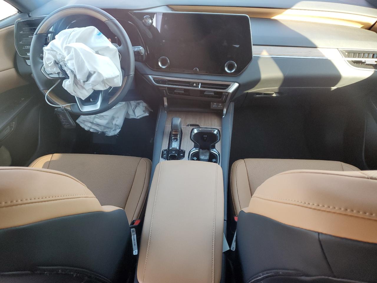 2025 Lexus RX - Image 8