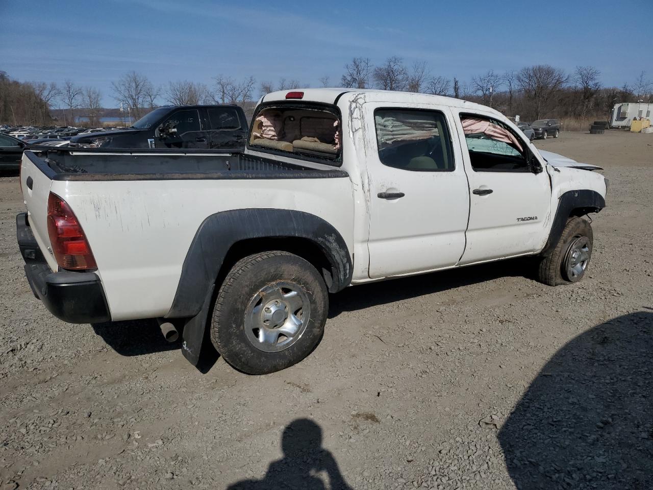 2014 Toyota Tacoma - Image 3