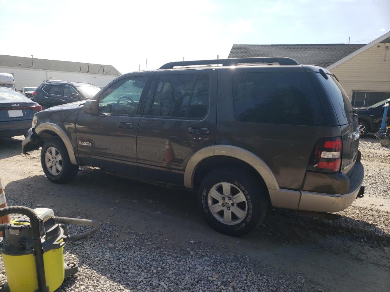 2008 Ford Explorer - Image 2