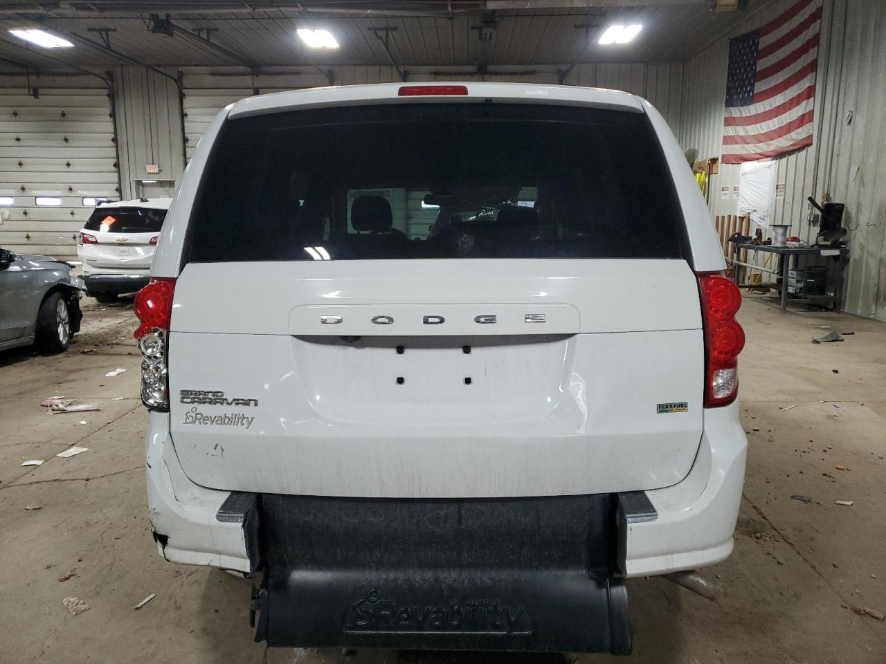 2019 Dodge Caravan - Image 6