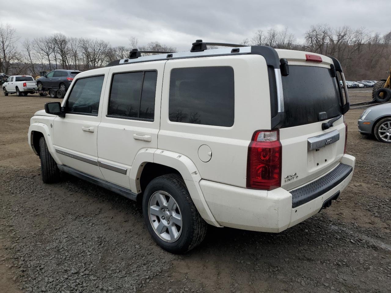2006 Jeep Commander - Image 2