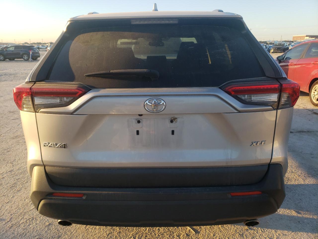 2019 Toyota RAV 4 - Image 6