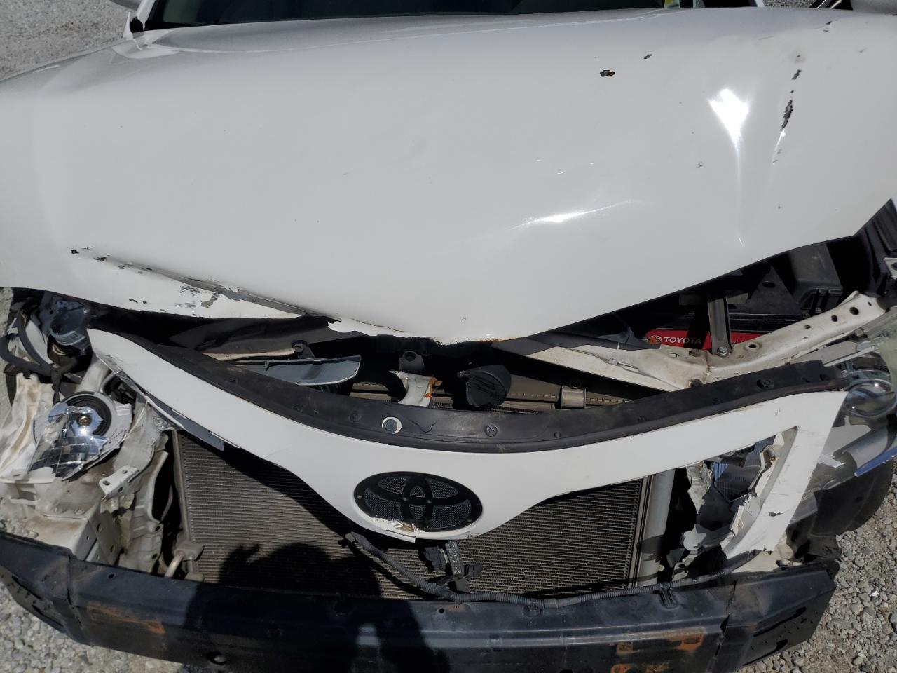 2011 Toyota Camry - Image 11