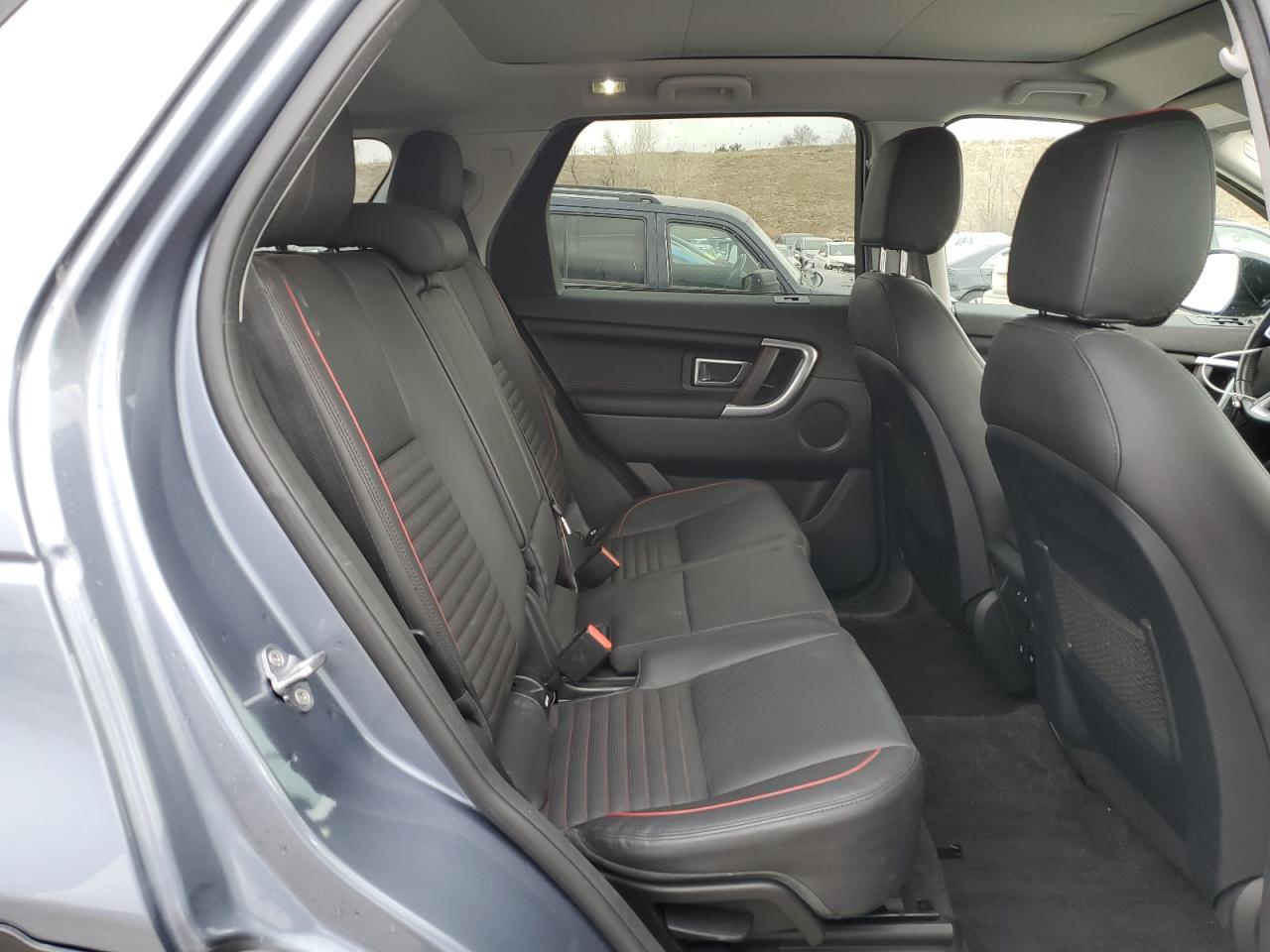 2018 Land Rover Discovery - Image 11