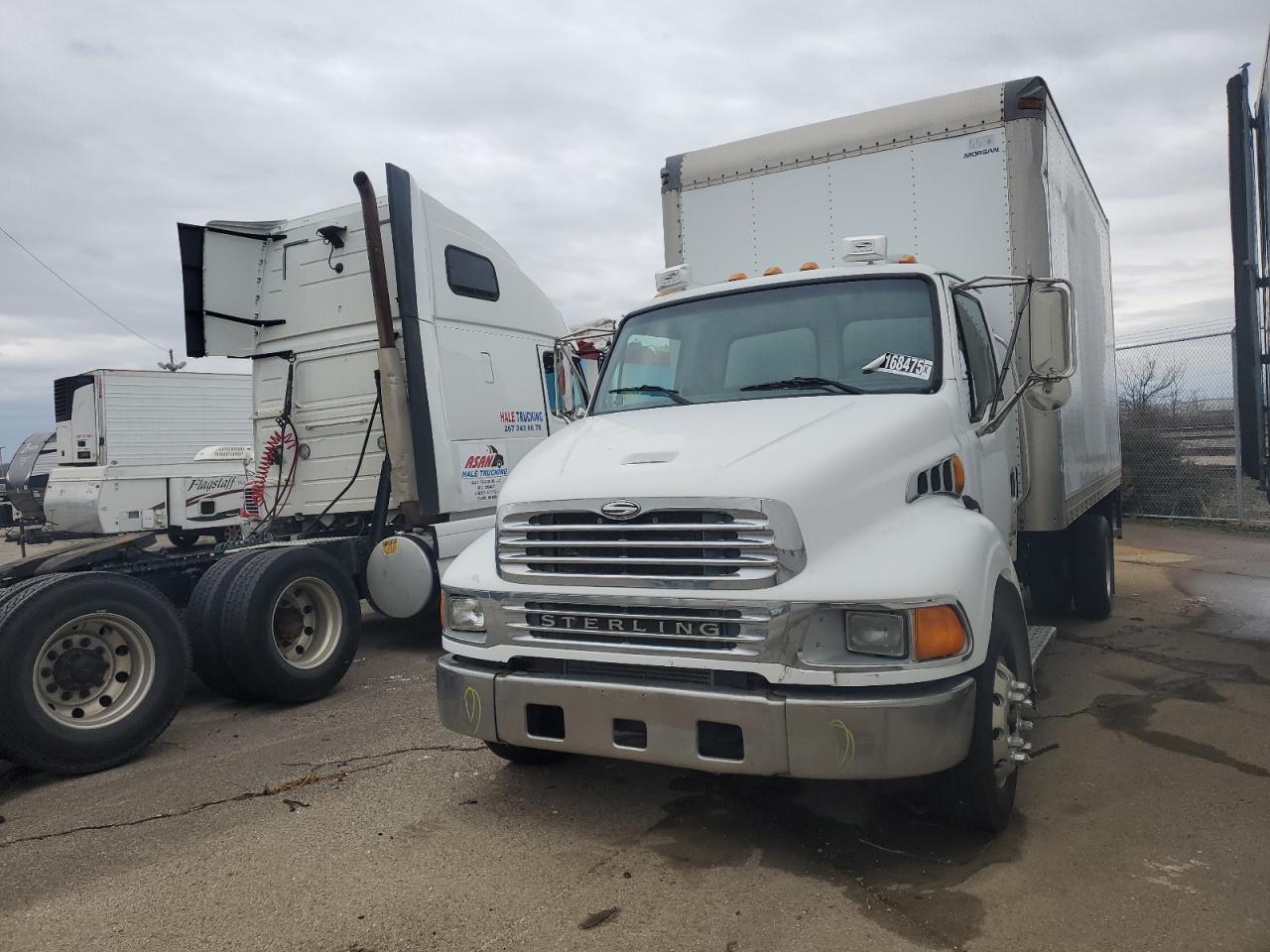 2002 Sterling Truck M 6500 for Sale in Moraine, OH - Minor Dent/Scratches