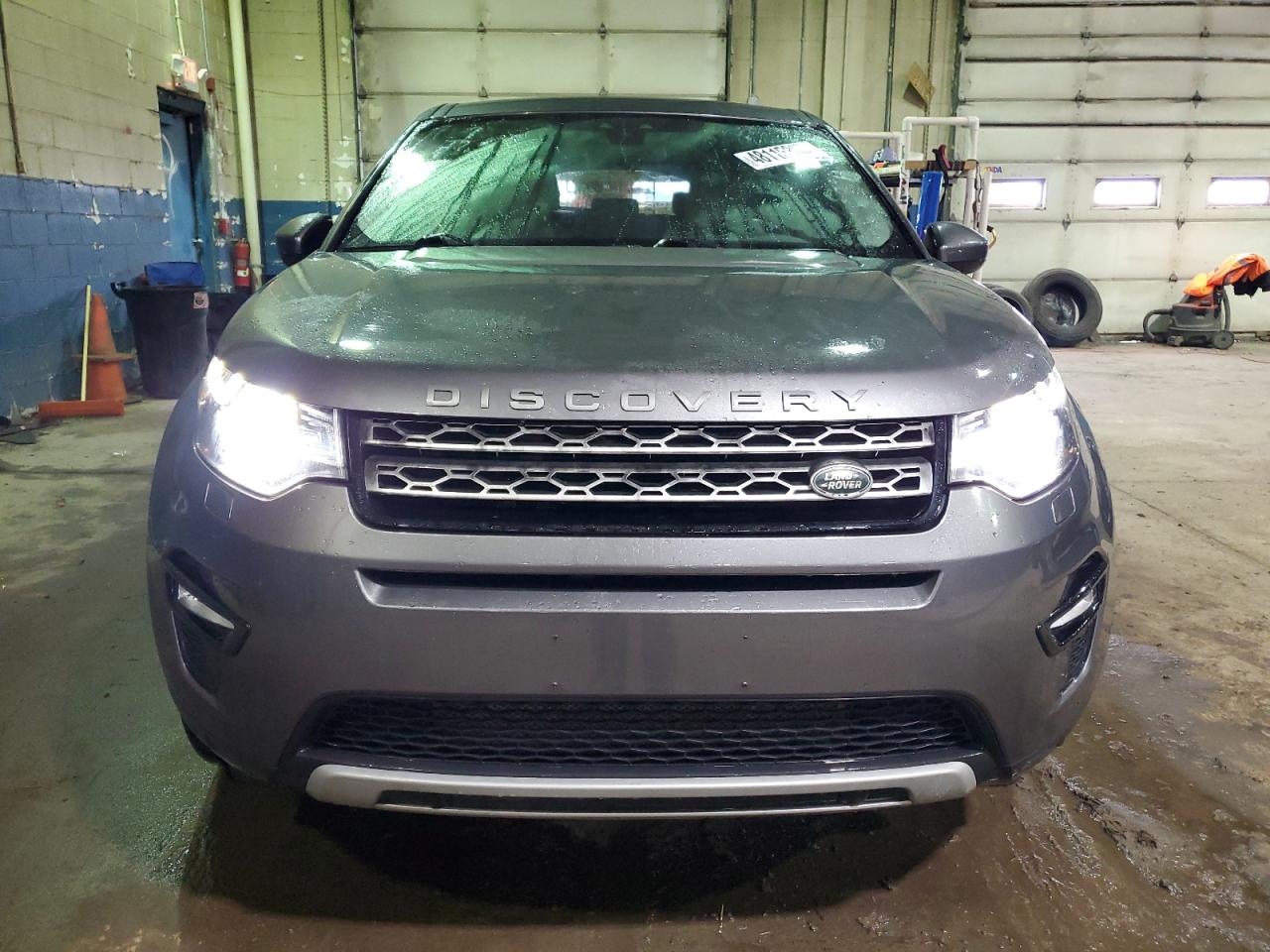 2016 Land Rover Discovery - Image 5