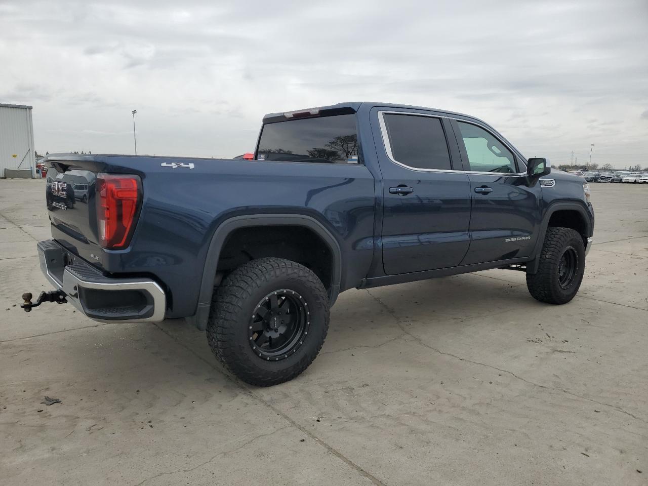 2021 GMC Sierra - Image 3