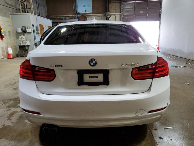  BMW 3 SERIES 2013 Белы