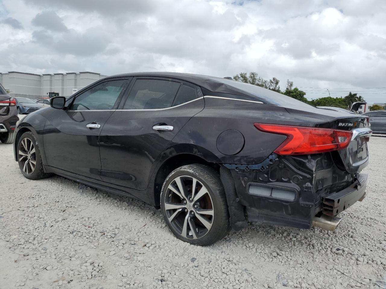 2016 Nissan Maxima - Image 2