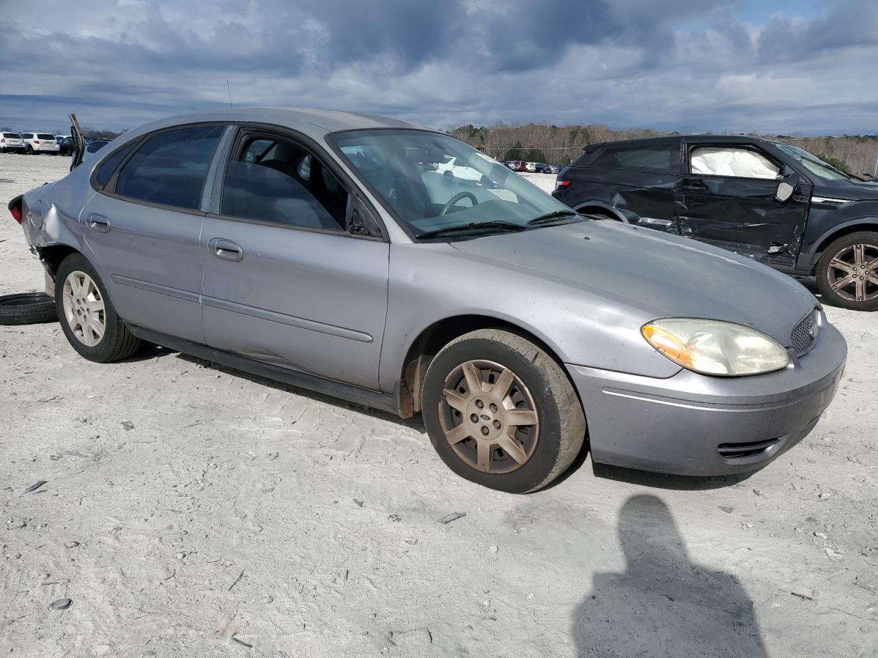 2006 Ford Taurus - Image 4