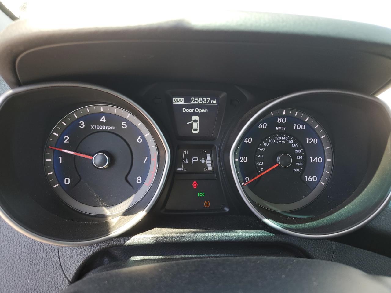 2015 Hyundai Elantra - Image 9