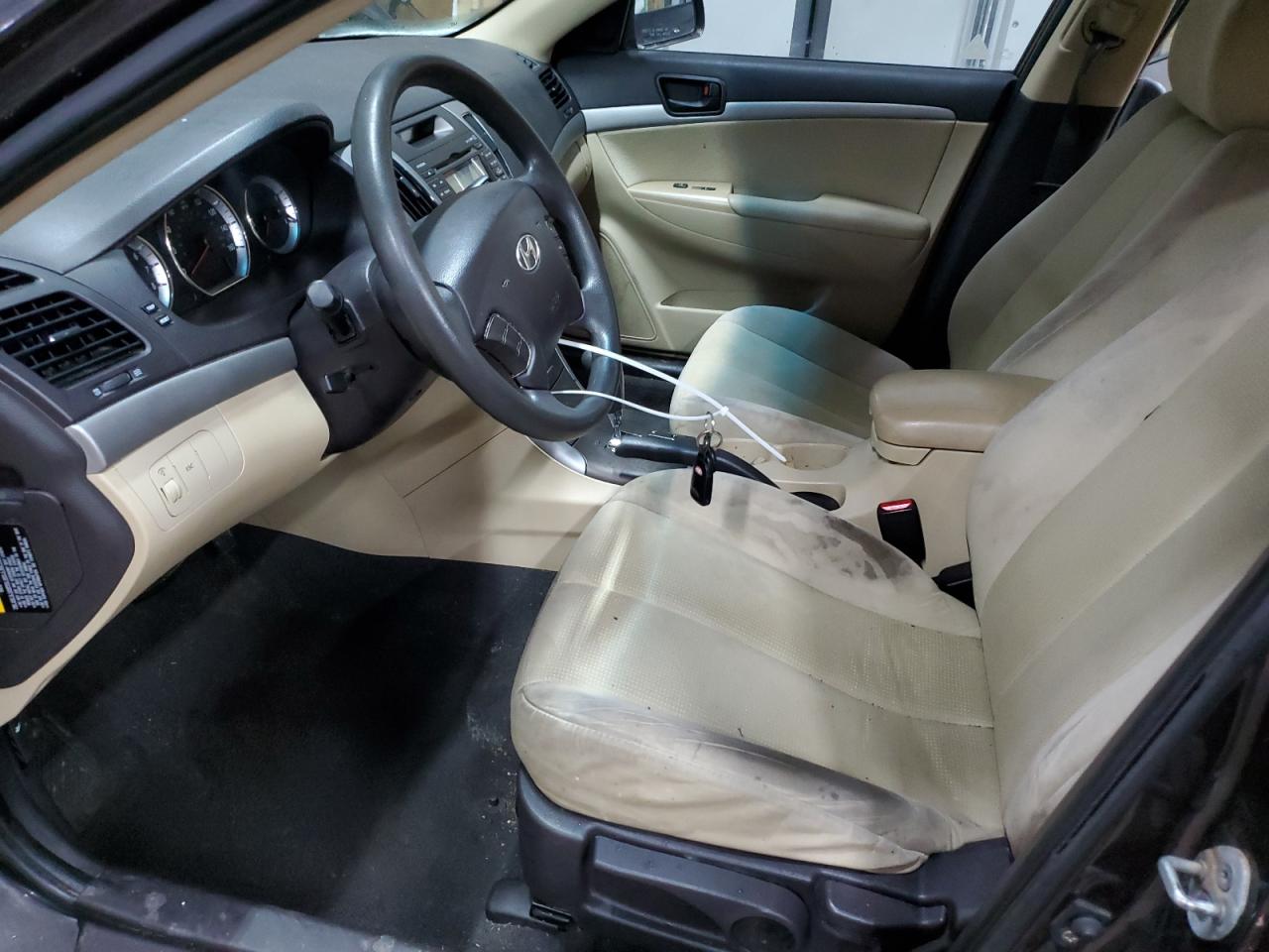 2009 Hyundai Sonata - Image 7