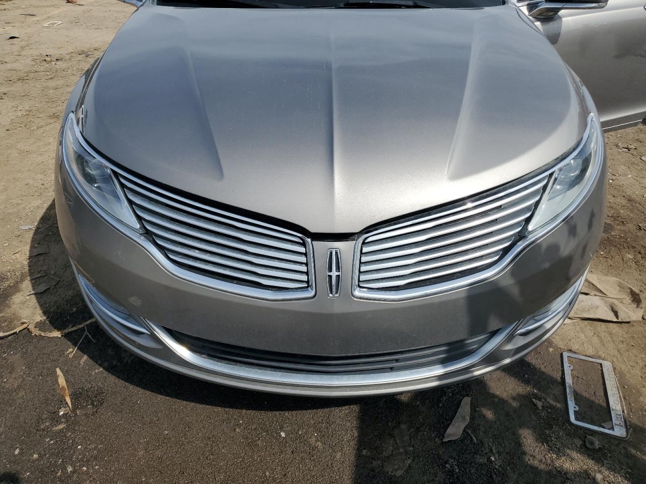 2016 Lincoln MKZ - Image 11