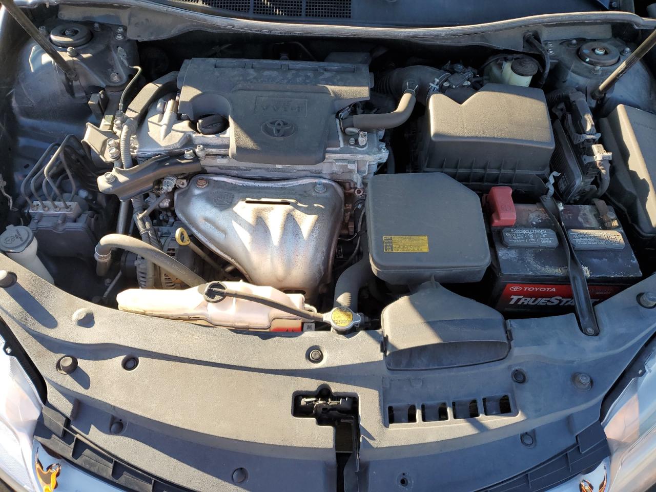 2015 Toyota Camry - Image 11