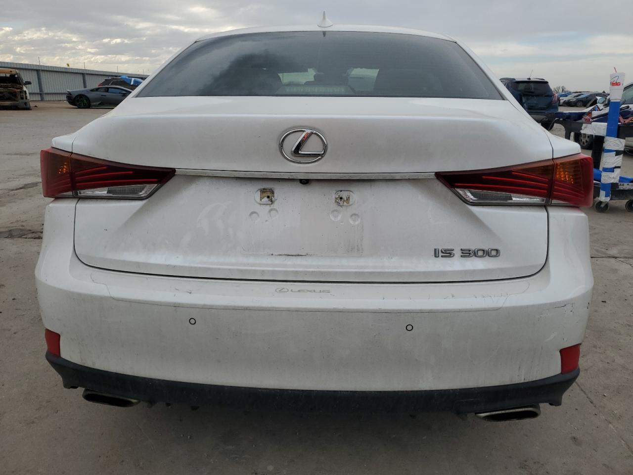 2018 Lexus IS - Image 6