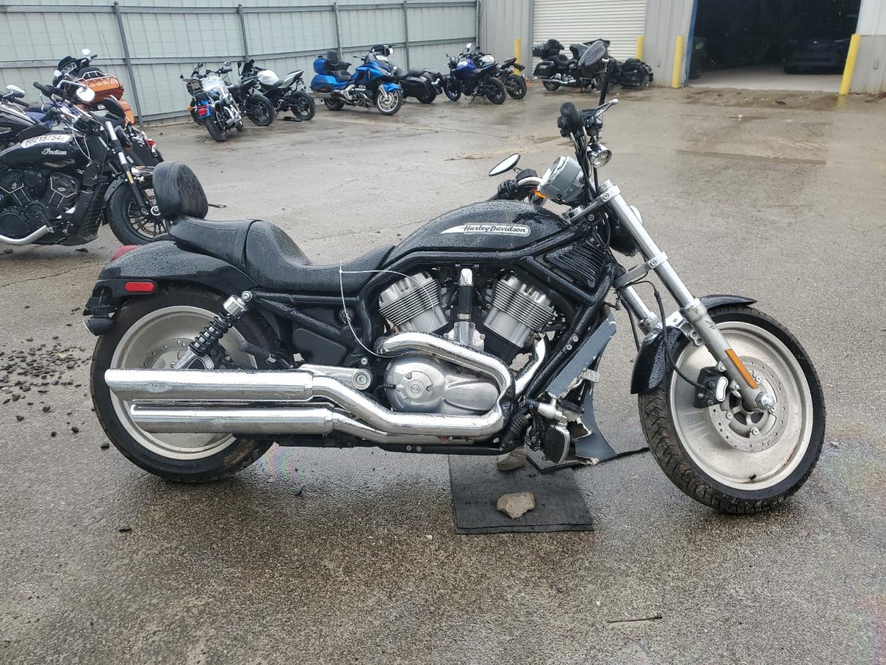 2005 Harley-Davidson Vrscb for Sale in Hurricane, WV - All Over