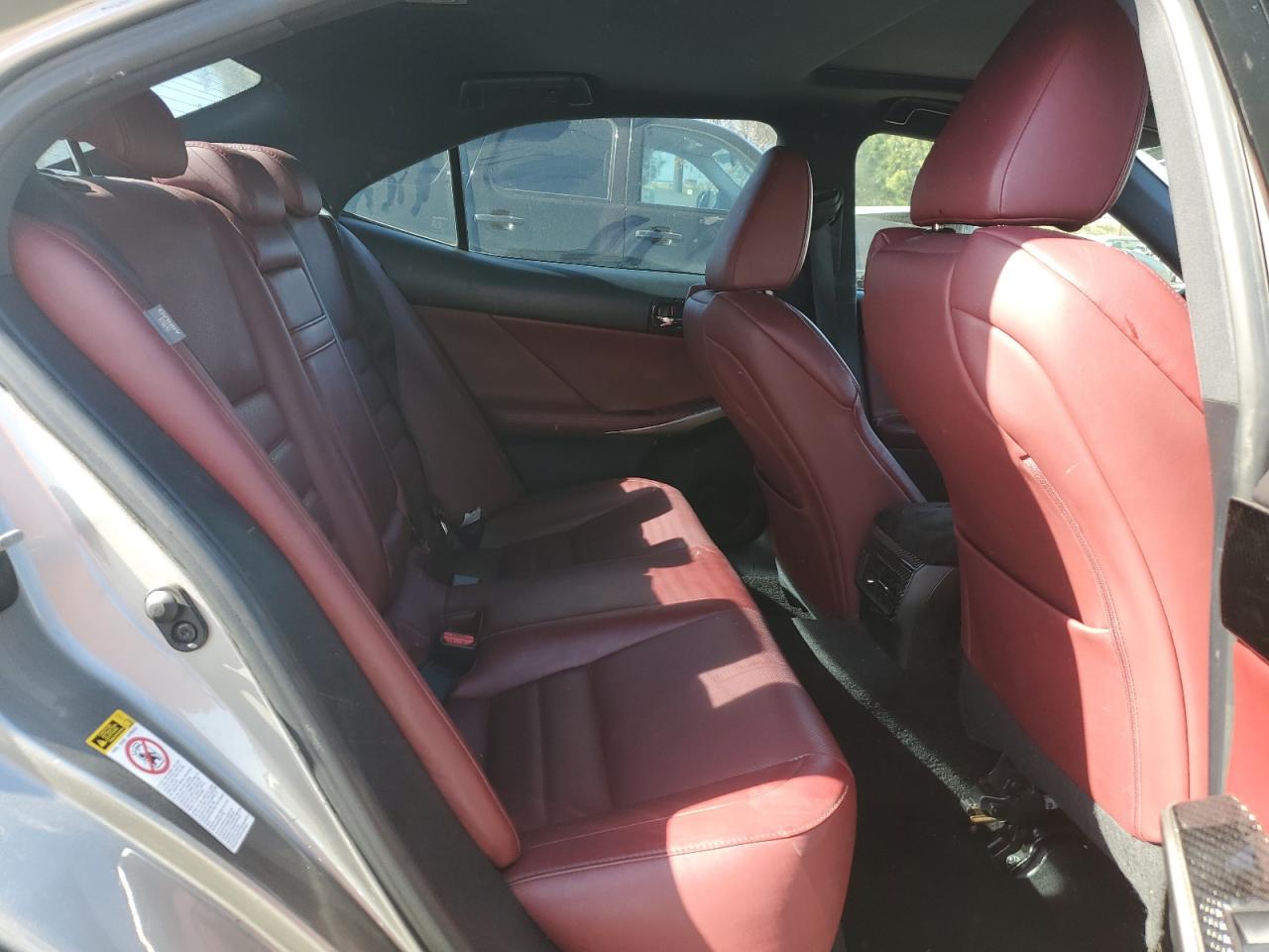 2015 Lexus IS - Image 11
