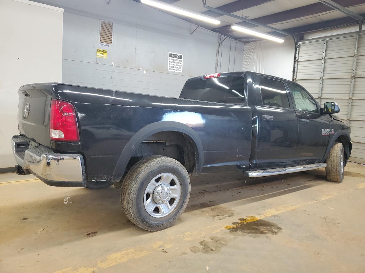 2015 RAM 3500 - Image 3