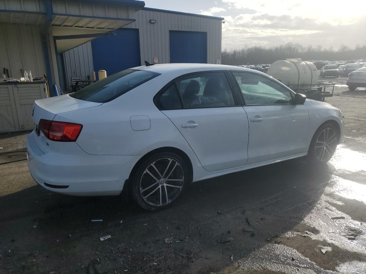 2015 Volkswagen Jetta - Image 3